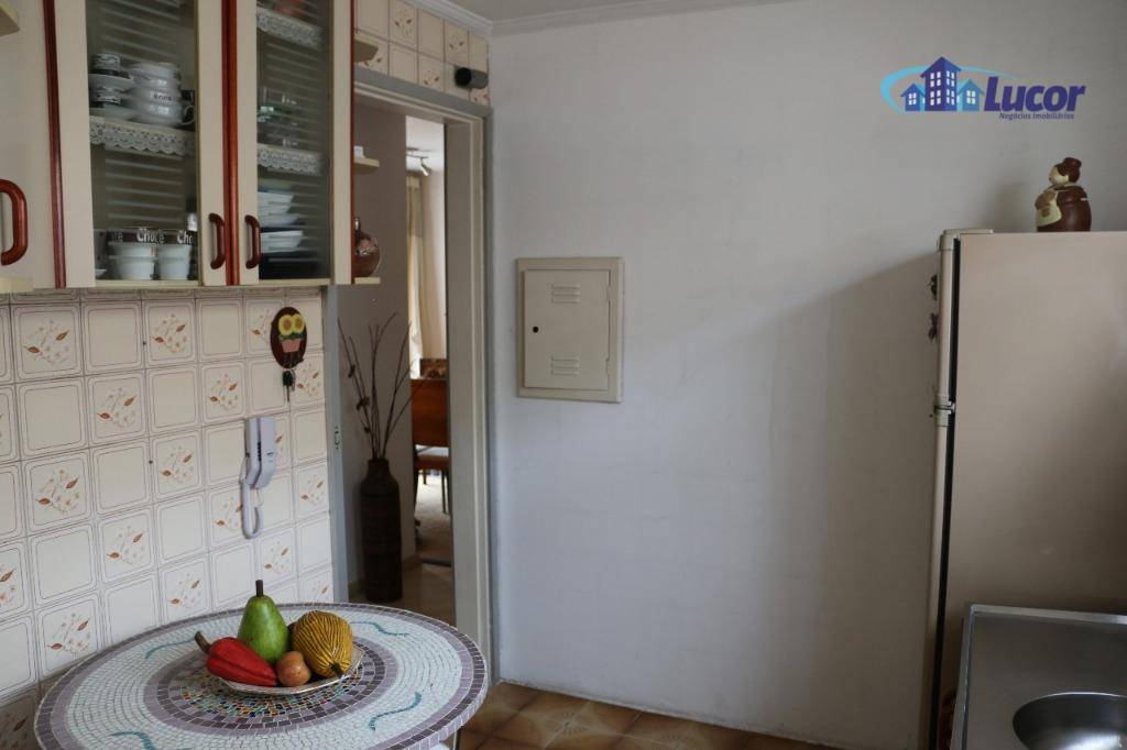 Apartamento à venda com 2 quartos, 60m² - Foto 16