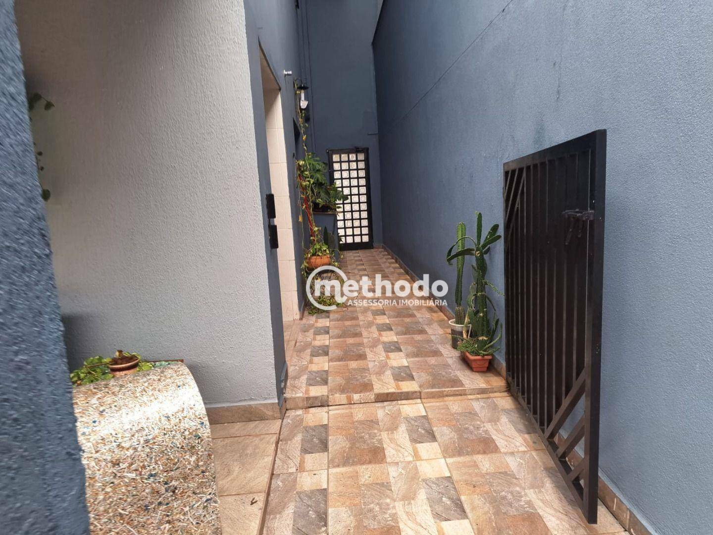 Casa à venda com 3 quartos, 240m² - Foto 3