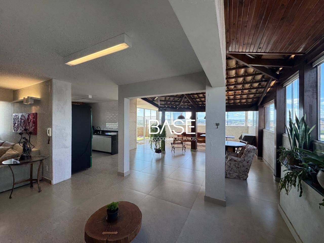 Cobertura, 4 quartos, 226 m² - Foto 2