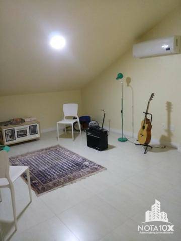 Casa à venda com 3 quartos, 240m² - Foto 11