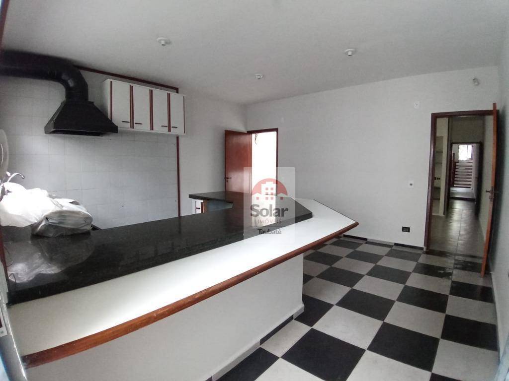 Casa para alugar com 4 quartos, 221m² - Foto 12