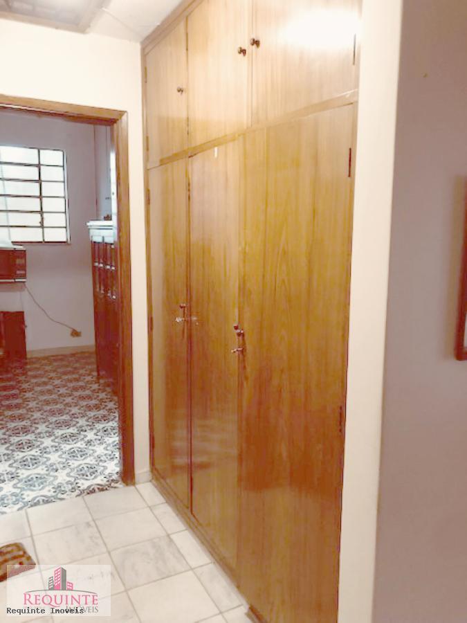 Casa para alugar com 3 quartos, 261m² - Foto 18