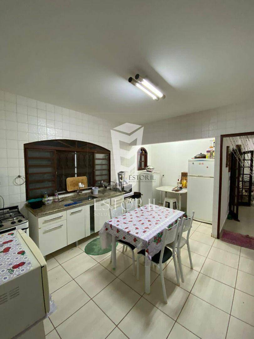 Casa à venda com 3 quartos, 182m² - Foto 8