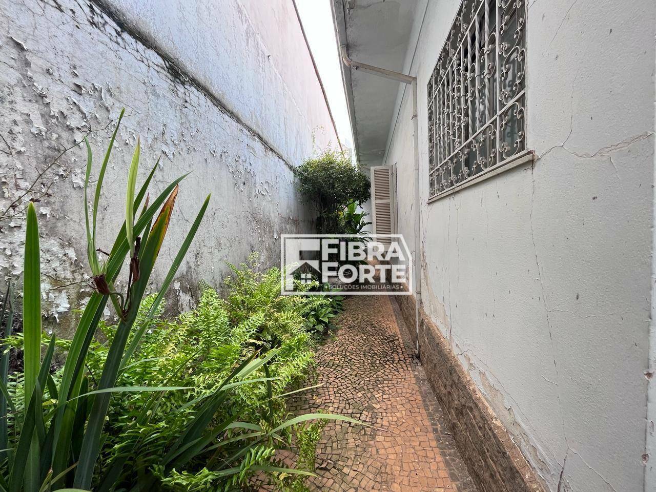 Casa para alugar com 3 quartos, 217m² - Foto 27