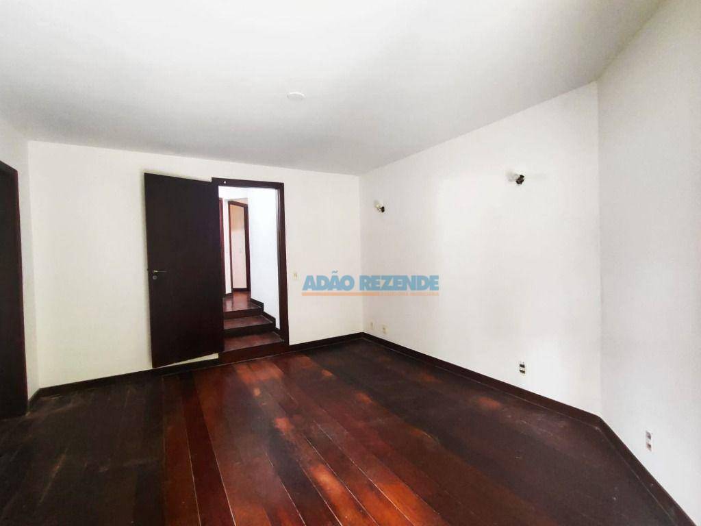 Casa à venda com 4 quartos, 219m² - Foto 10