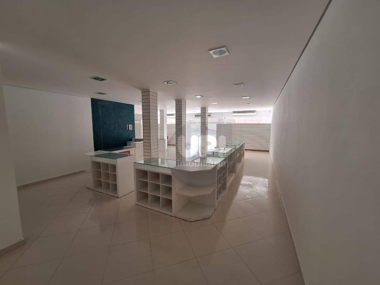 Casa à venda com 3 quartos, 379m² - Foto 6