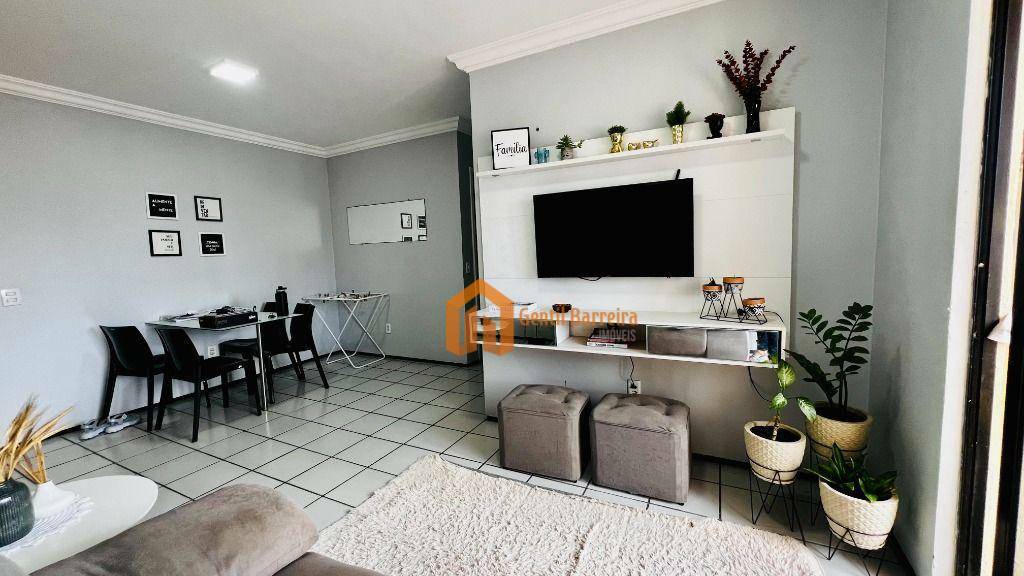 Apartamento à venda com 2 quartos, 76m² - Foto 2