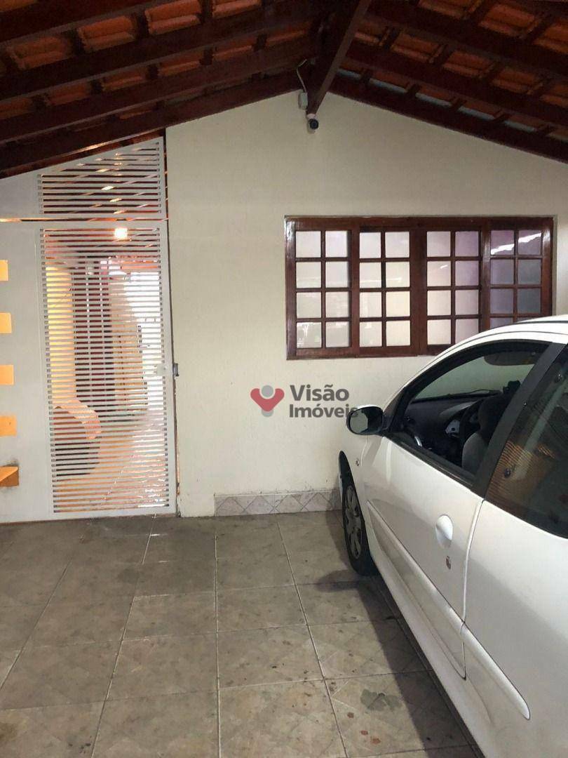Casa à venda com 2 quartos, 60m² - Foto 2