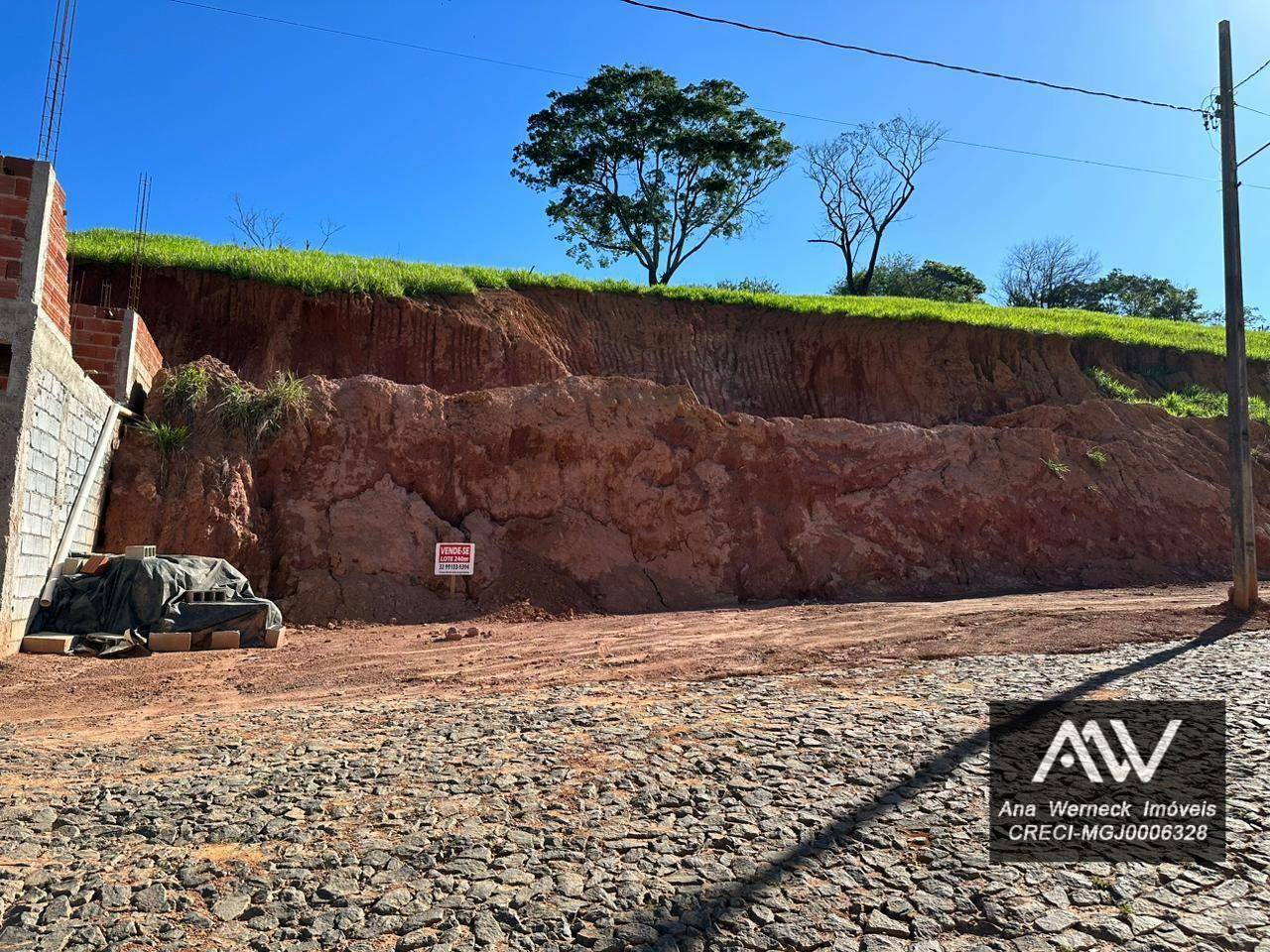 Terreno à venda, 240M2 - Foto 1