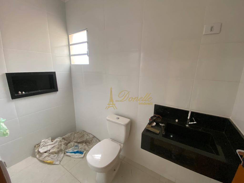 Casa à venda com 3 quartos, 90m² - Foto 8