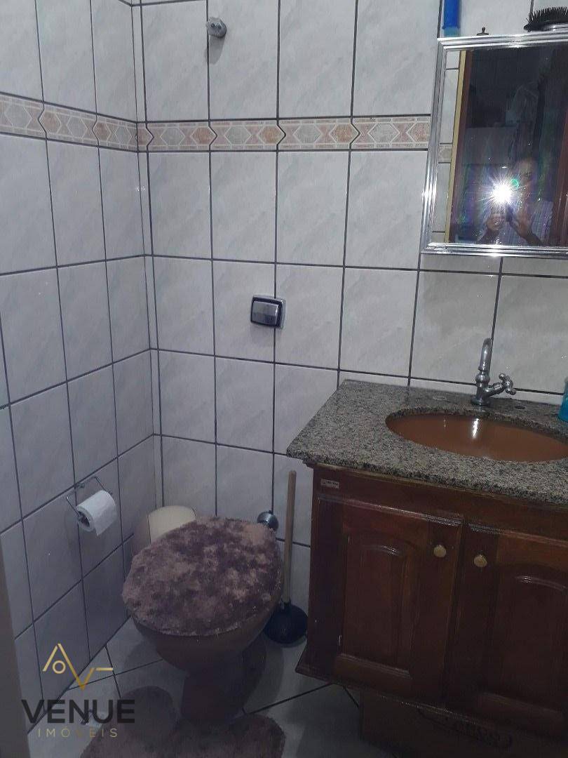 Sobrado à venda e aluguel com 3 quartos, 218m² - Foto 5