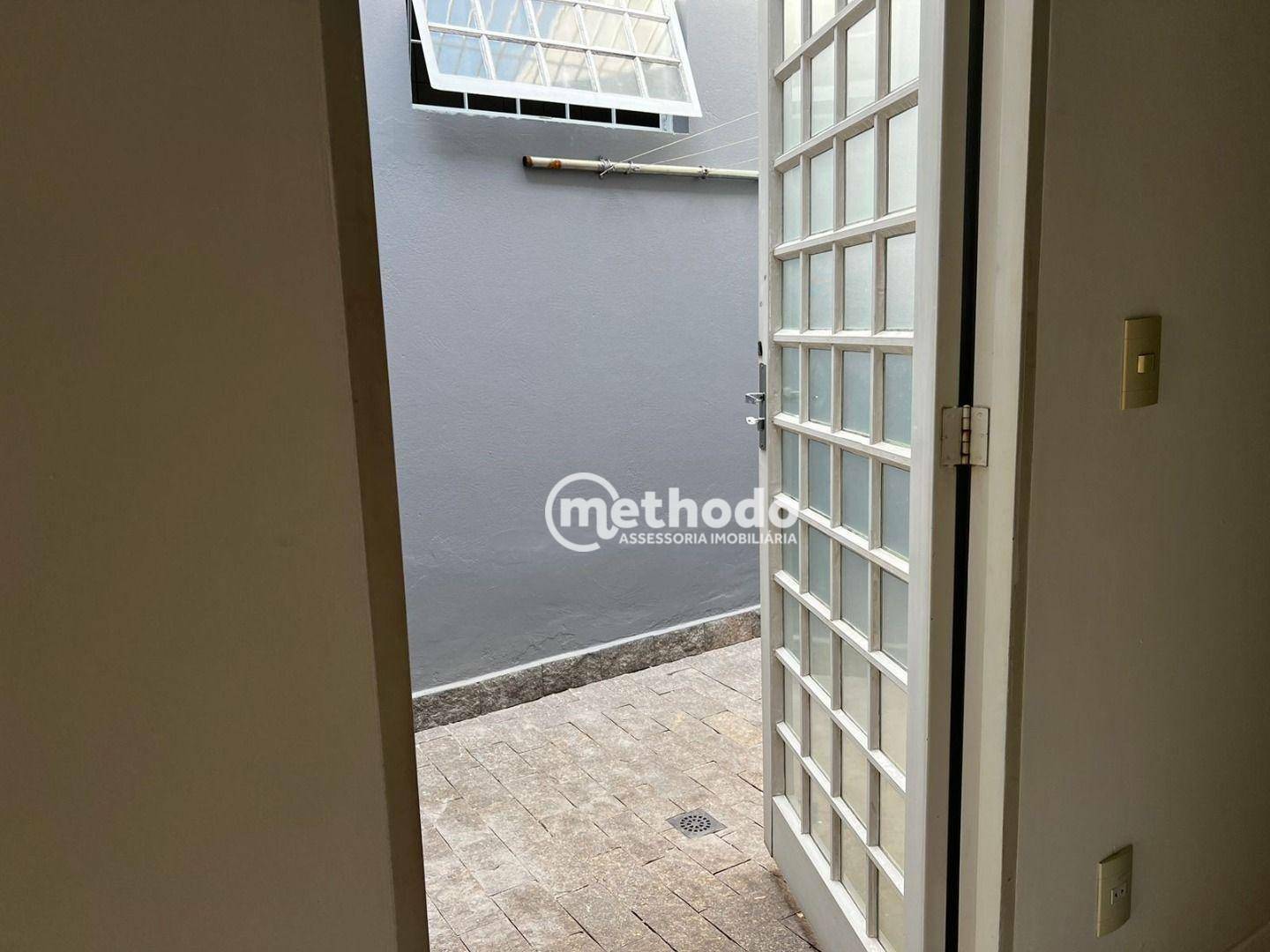 Casa à venda e aluguel com 3 quartos, 234m² - Foto 32