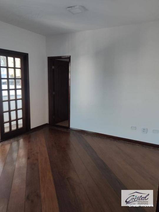 Casa à venda e aluguel com 8 quartos, 270m² - Foto 18