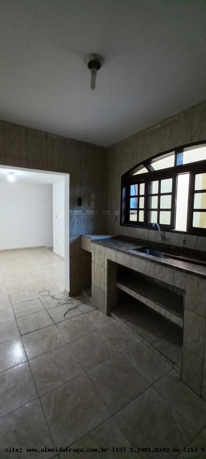 Casa para alugar com 5 quartos, 300m² - Foto 12