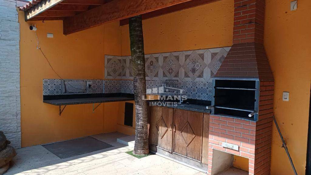 Casa à venda com 3 quartos, 236m² - Foto 13