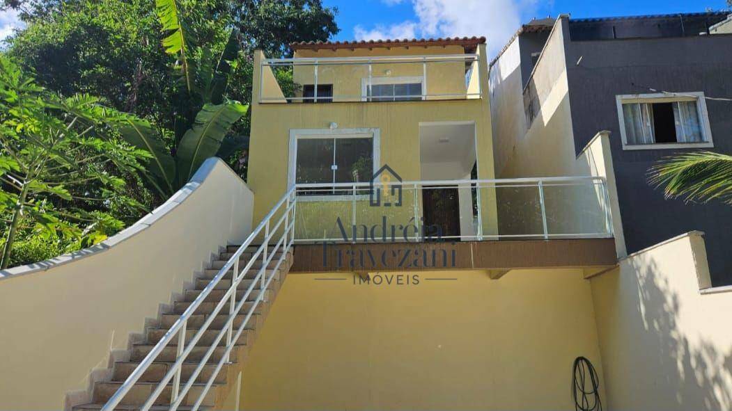 Casa à venda com 3 quartos, 100m² - Foto 1