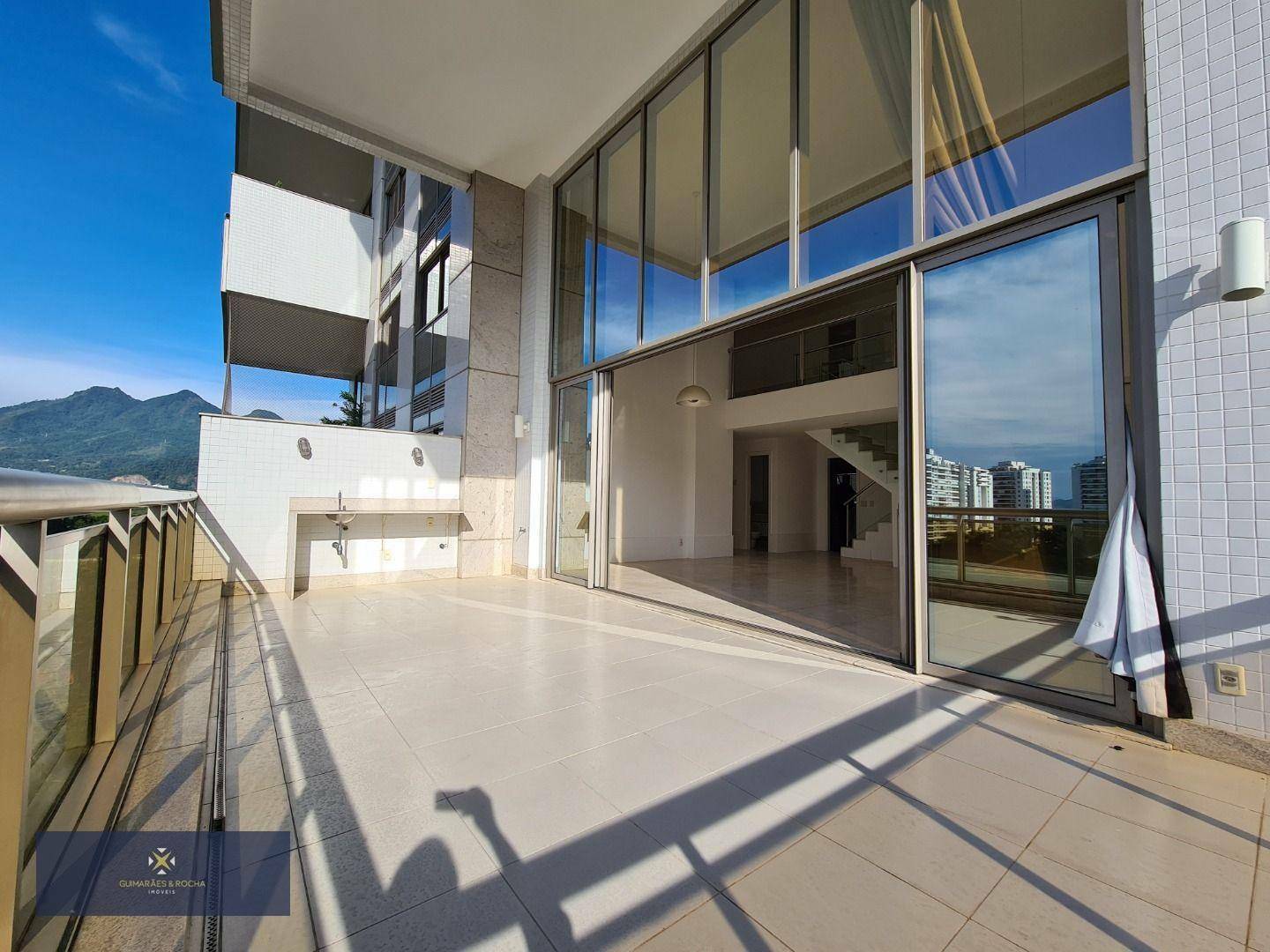 Apartamento à venda com 4 quartos, 229m² - Foto 1