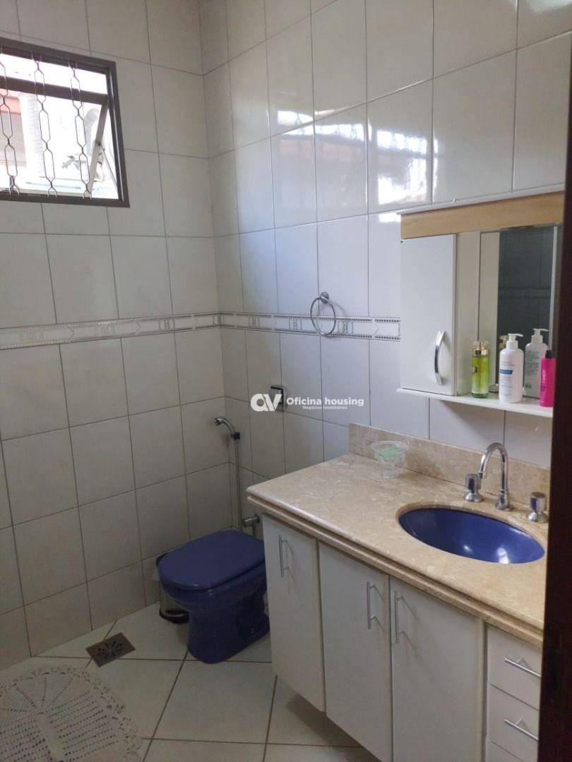 Casa à venda com 4 quartos, 156m² - Foto 15