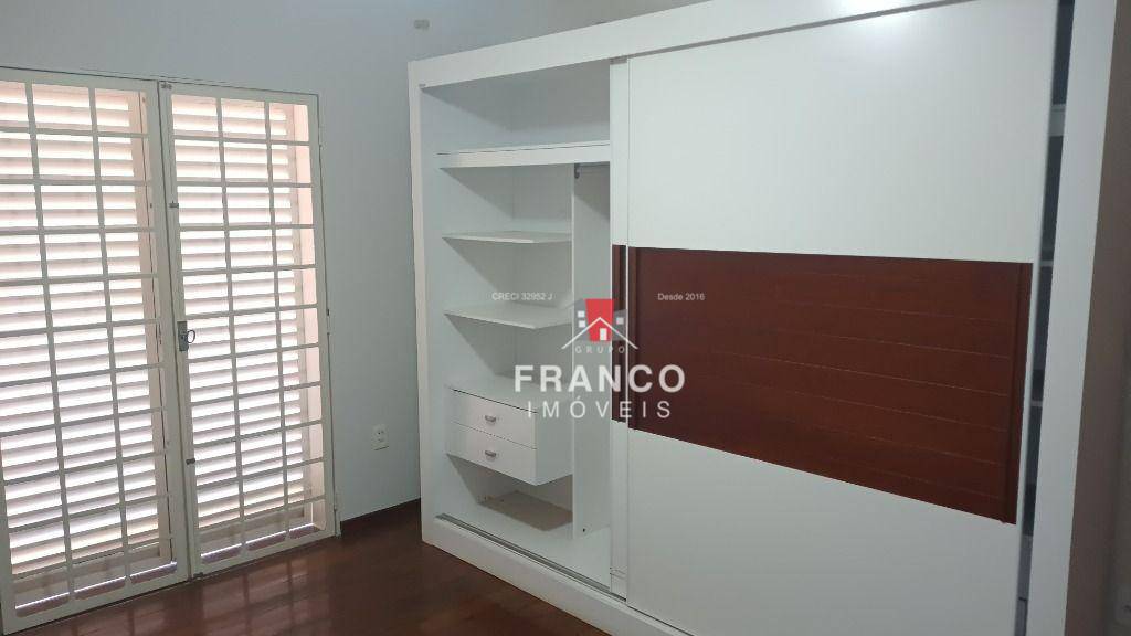 Casa à venda e aluguel com 4 quartos, 295m² - Foto 18