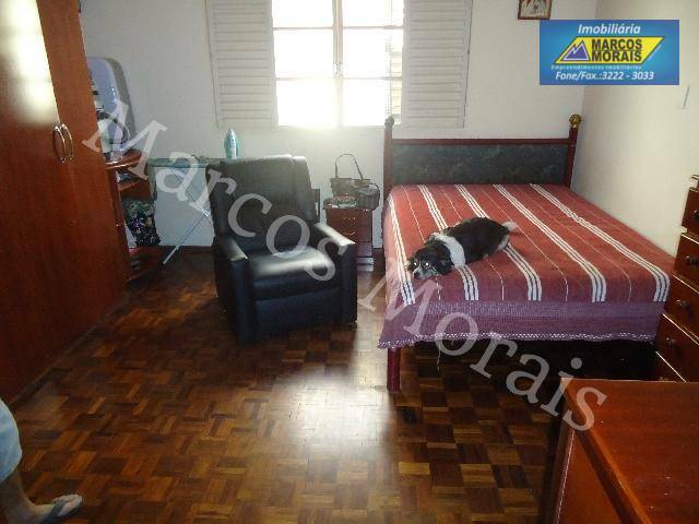 Casa à venda com 3 quartos, 240m² - Foto 10