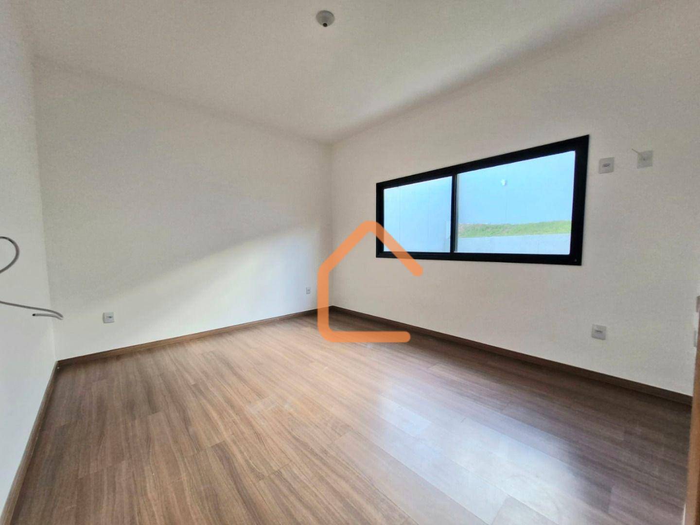 Casa à venda com 3 quartos, 178m² - Foto 4