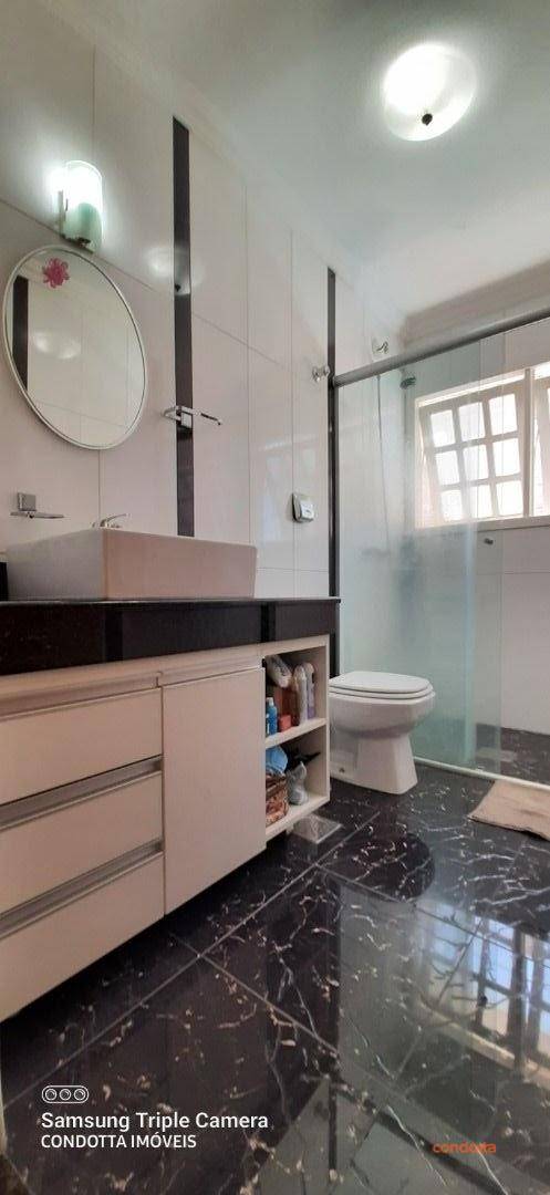 Casa para alugar com 4 quartos, 285m² - Foto 47