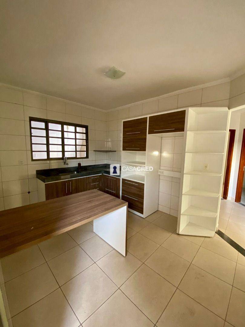 Casa à venda com 2 quartos, 58m² - Foto 1