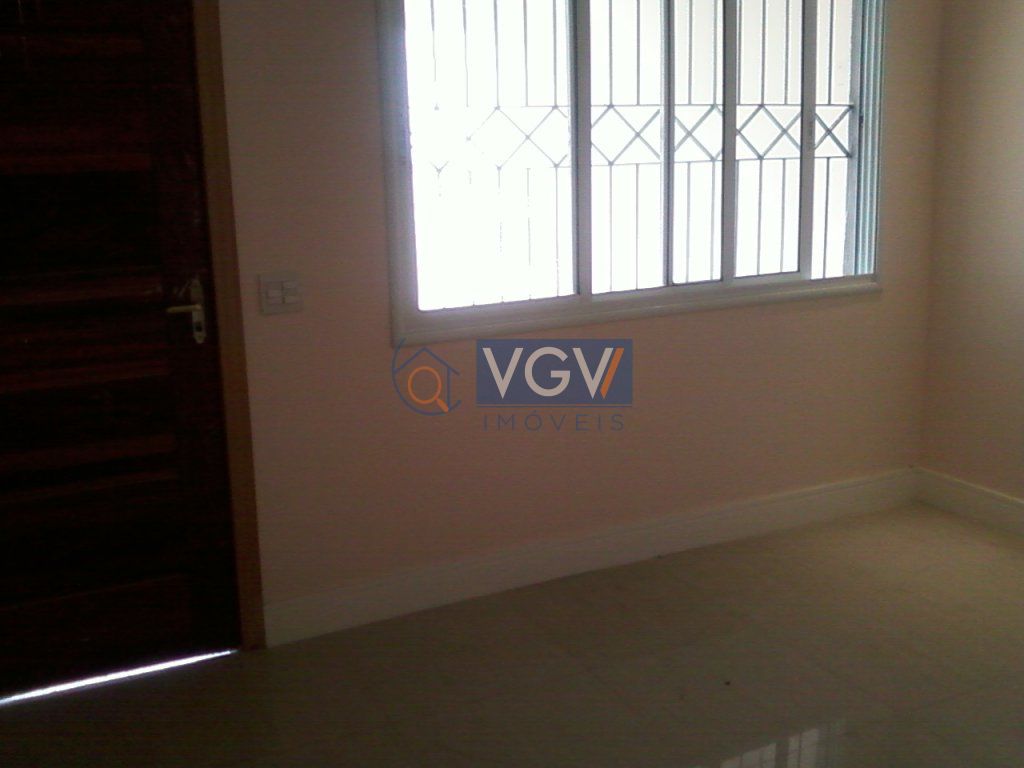 Casa à venda com 3 quartos, 130m² - Foto 2