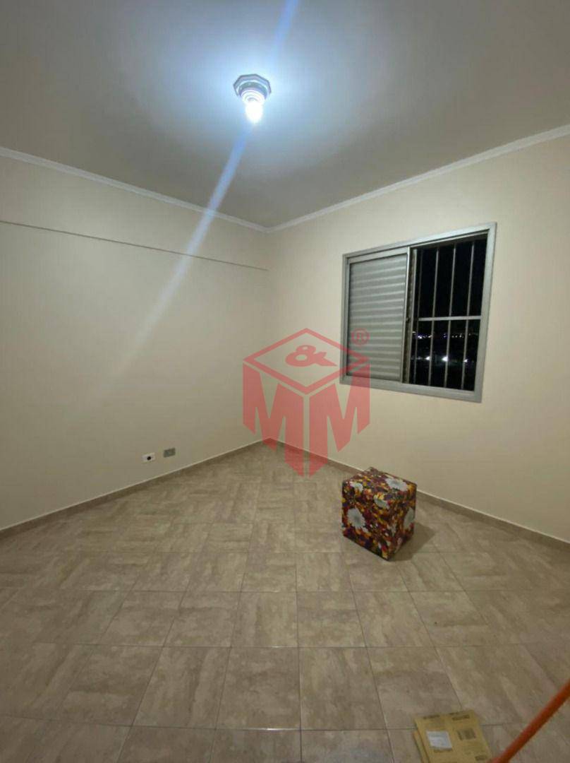 Apartamento à venda com 2 quartos, 64m² - Foto 4