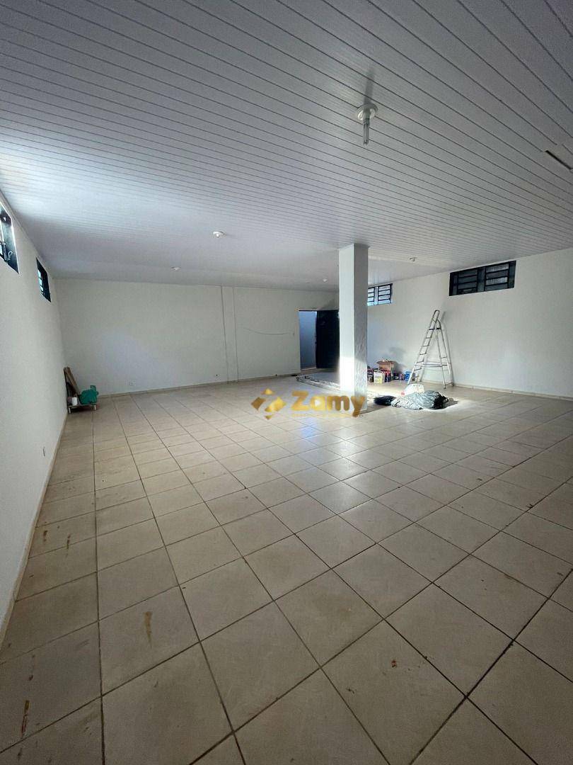 Sobrado à venda com 3 quartos, 200m² - Foto 2