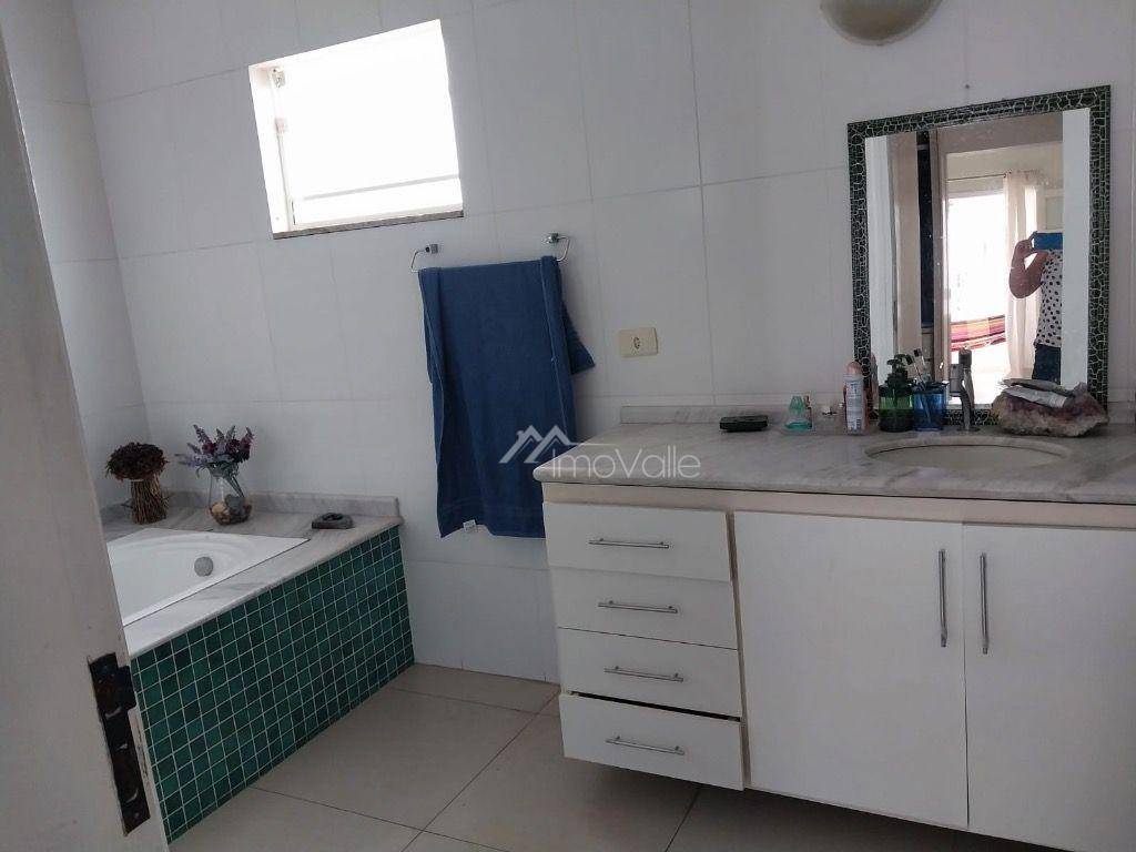 Casa à venda com 3 quartos, 261m² - Foto 3