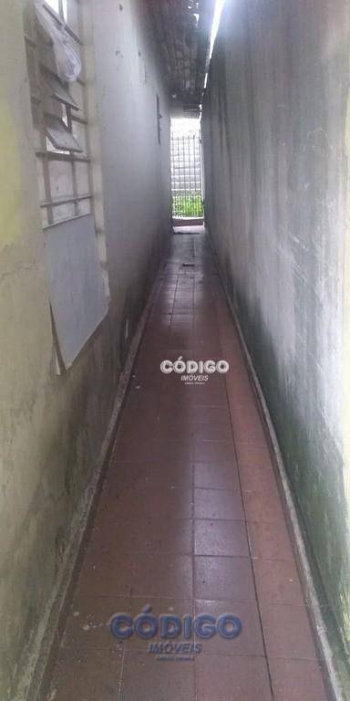 Casa à venda com 2 quartos, 200m² - Foto 1