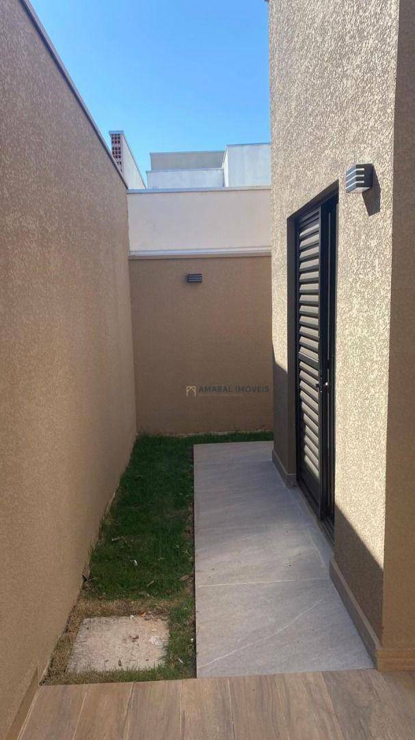 Casa à venda com 2 quartos, 99m² - Foto 2