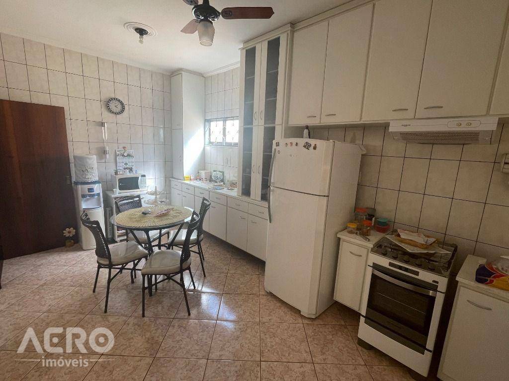 Casa à venda com 3 quartos, 161m² - Foto 18