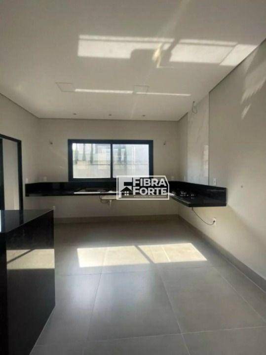 Casa de Condomínio à venda com 3 quartos, 176m² - Foto 2