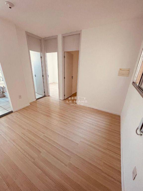 Apartamento à venda com 2 quartos, 60m² - Foto 19