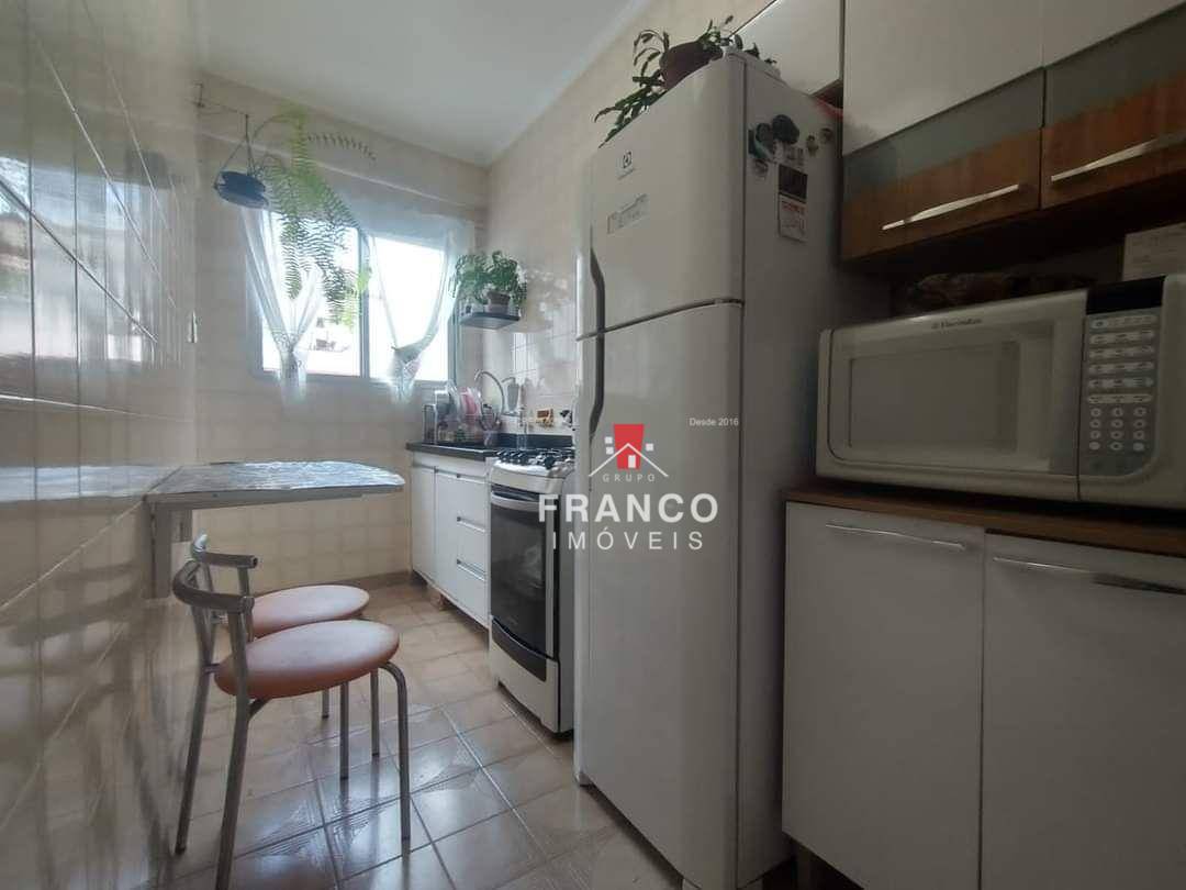 Apartamento à venda com 2 quartos, 60m² - Foto 7