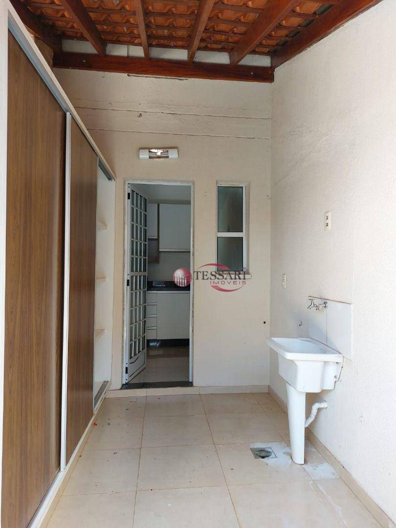 Casa para alugar com 3 quartos, 120m² - Foto 30