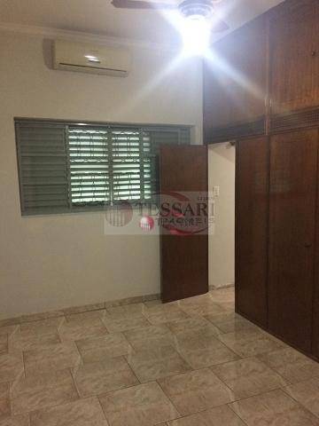 Casa para alugar com 4 quartos, 150m² - Foto 8