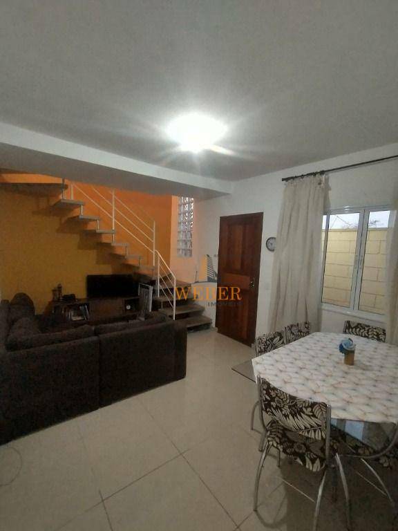 Casa à venda com 2 quartos, 62m² - Foto 4