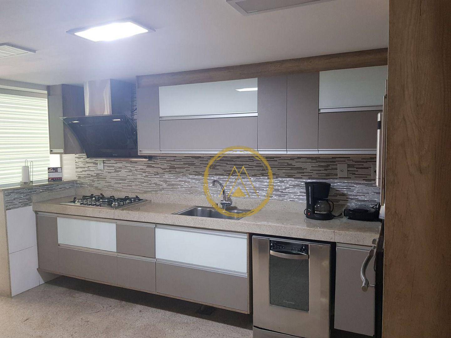 Apartamento à venda com 3 quartos, 225m² - Foto 12