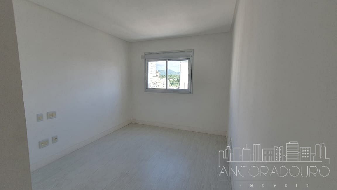 Apartamento à venda com 3 quartos, 130m² - Foto 8