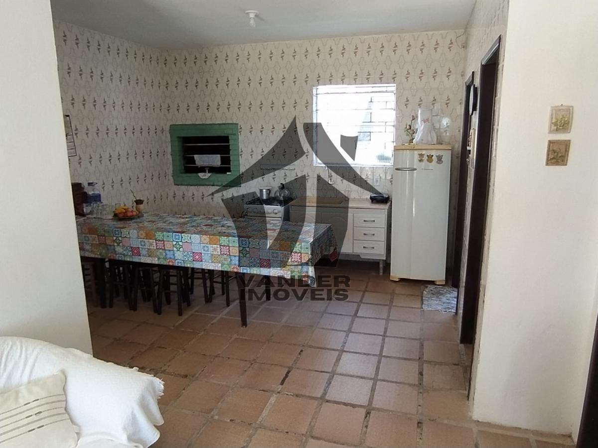 Casa à venda com 5 quartos, 300m² - Foto 4