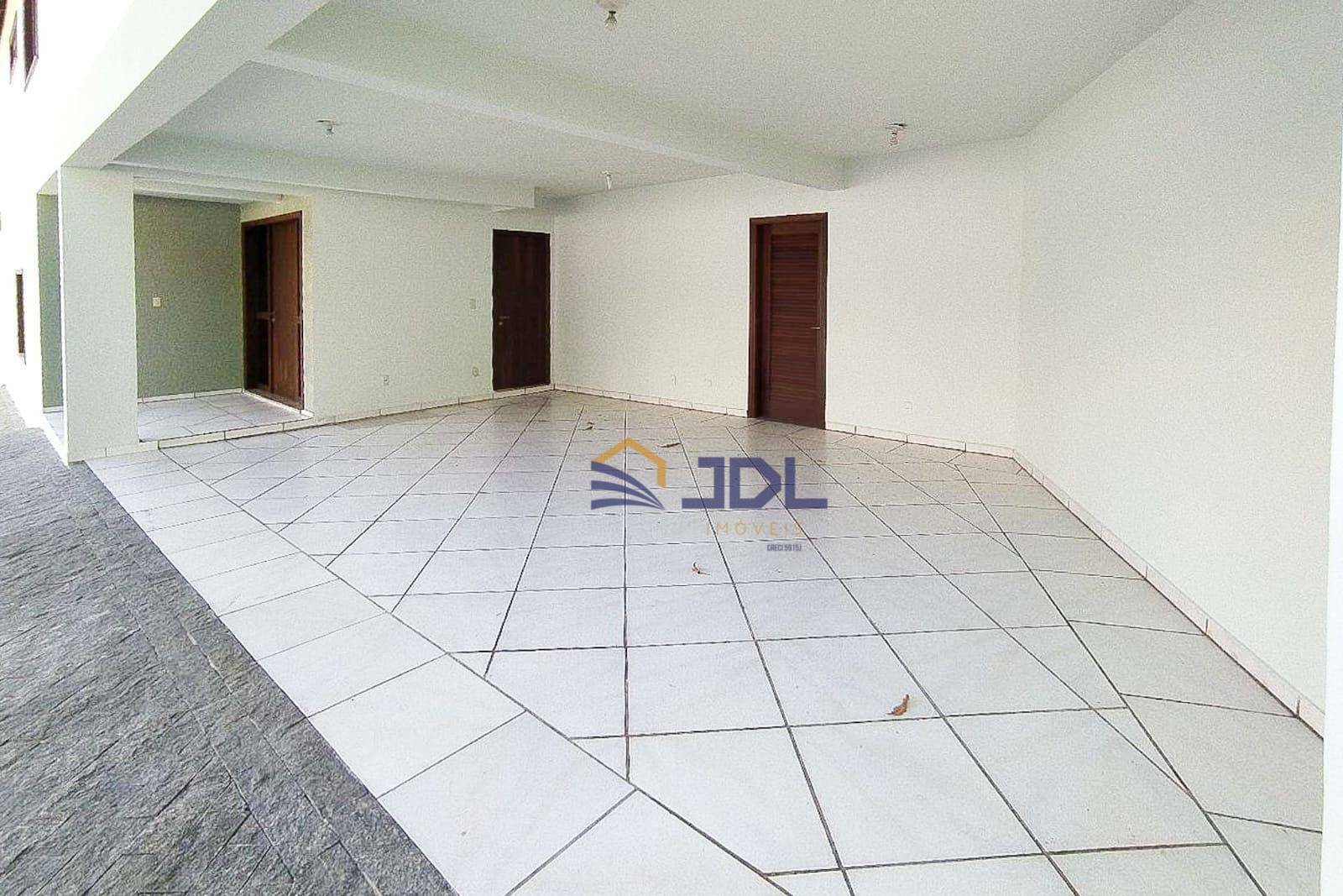 Casa à venda com 4 quartos, 400m² - Foto 3