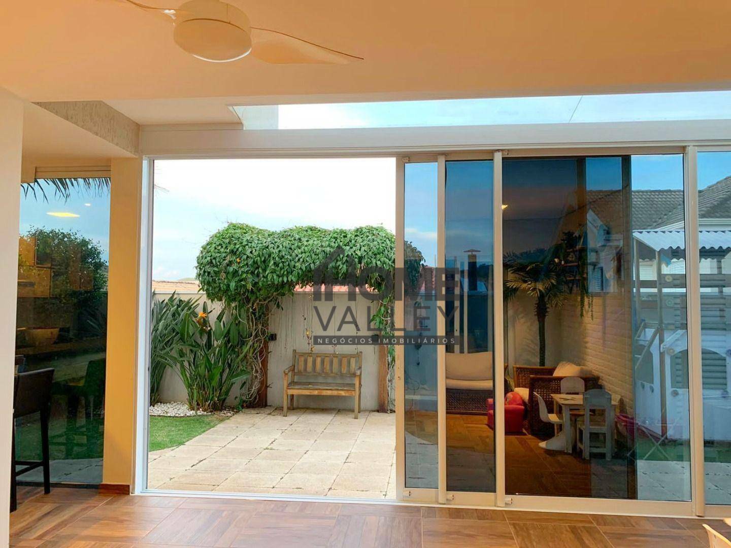 Casa de Condomínio à venda com 3 quartos, 227m² - Foto 18