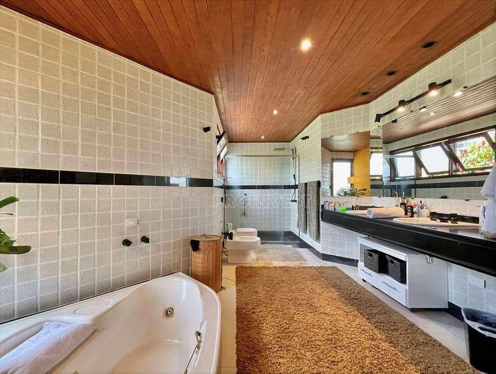 Casa de Condomínio à venda e aluguel com 5 quartos, 850m² - Foto 24