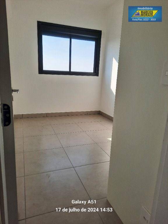 Apartamento para alugar com 3 quartos, 125m² - Foto 14