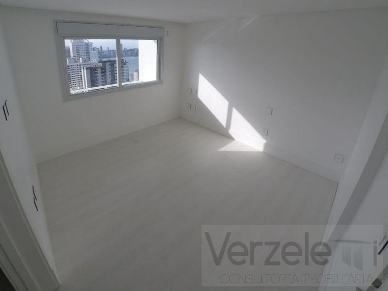 Apartamento à venda com 3 quartos, 151m² - Foto 19