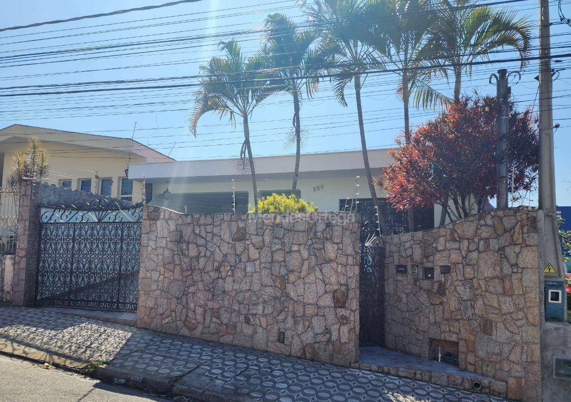 Casa à venda e aluguel com 2 quartos, 185m² - Foto 2