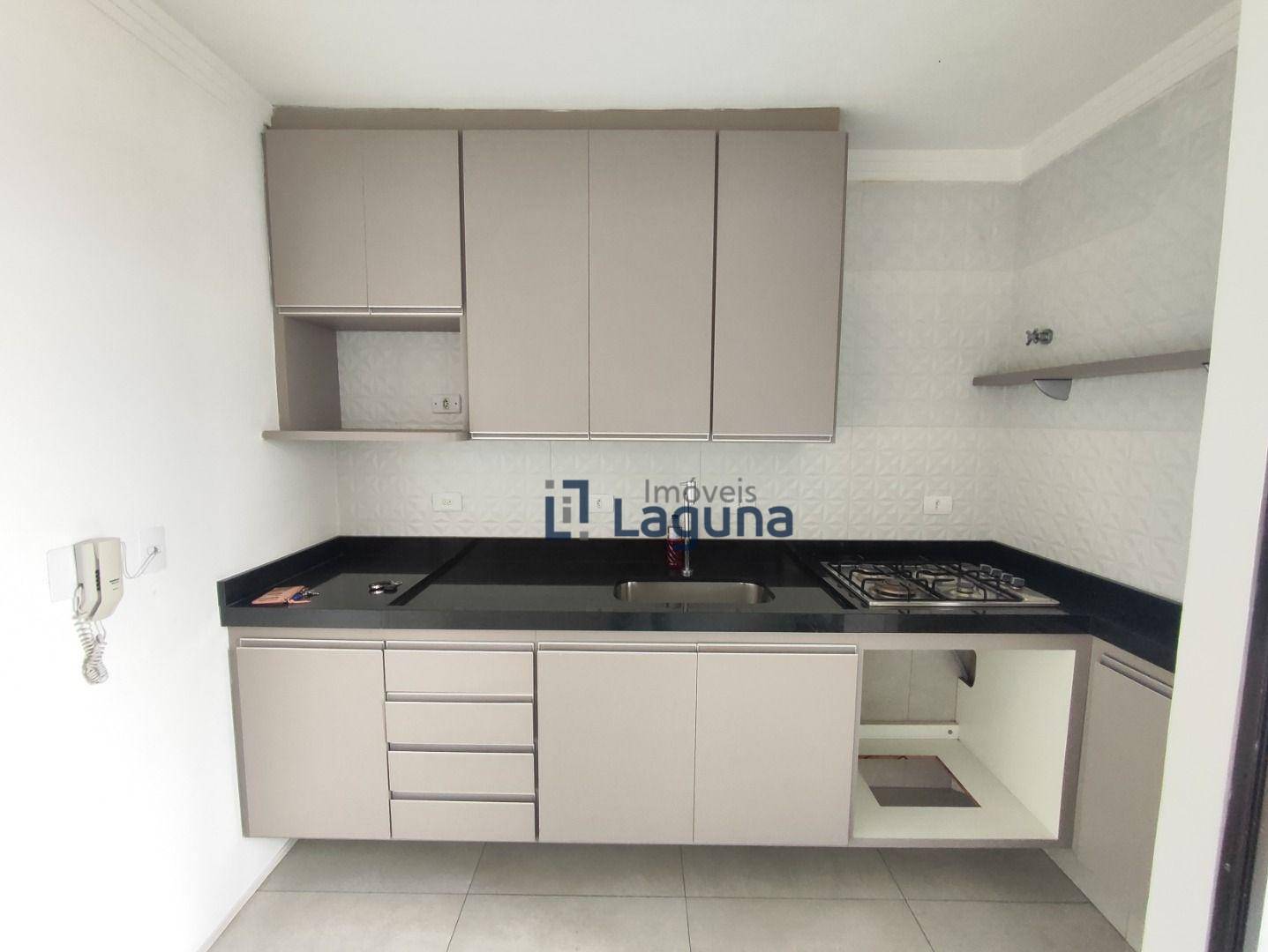 Apartamento para alugar com 3 quartos, 101m² - Foto 8